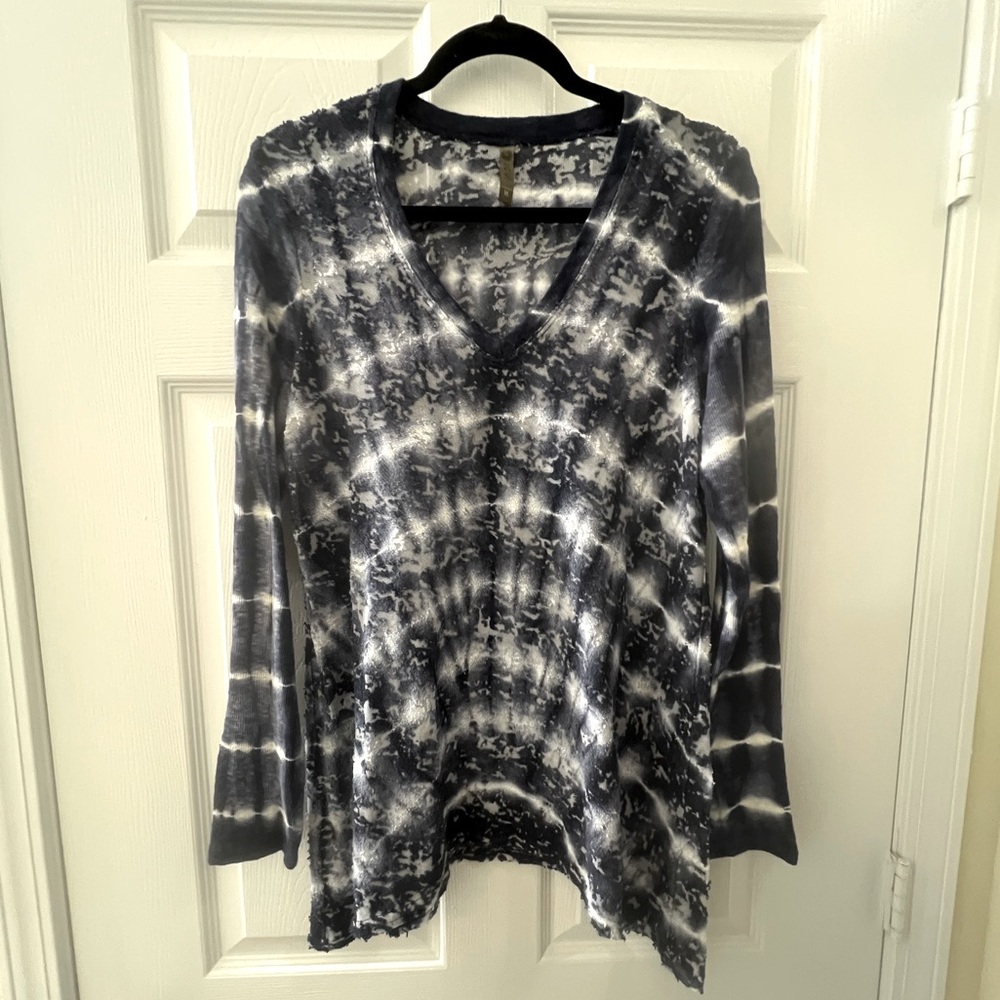 XCVI Monochrome Tie-Dye V-Neck Long Sleeve Top